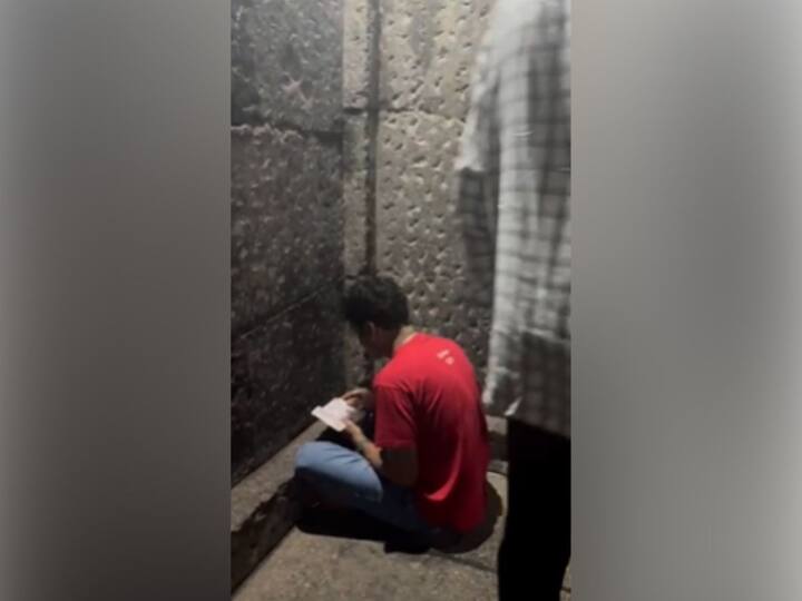 मनोज वाजपेयी यांनी अंबाबाई मंदिरात ध्यानही केलं