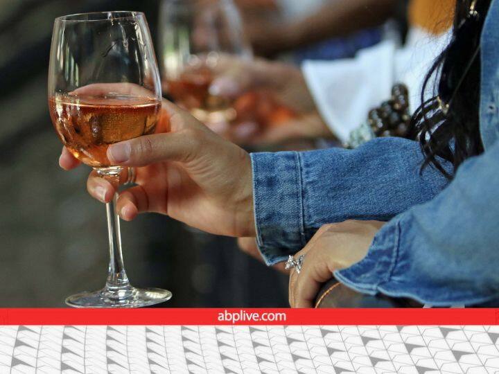 Alcohol liquor wine and beer consuming tips how to get rid of alcohol Alcohol Fact: आखिर कितनी होती है किसी एक शख्स की लिमिट? 1 दिन में इससे ज्यादा नहीं!