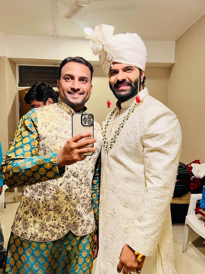 हार्दिकचा हा लूक चाहत्यांच्याही विशेष पसंतीस पडत आहे