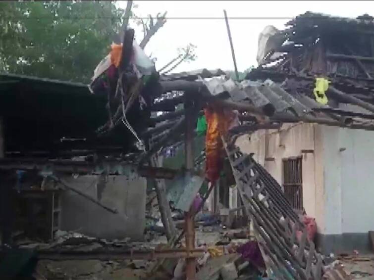 Bomb blast at TMC leader's house in West Bengal's Midnapore, two killed BJP makes serious allegation Midnapore Bomb Blast: తృణమూల్ నేత ఇంట్లో నాటు బాంబు పేలుడు, ఇద్దరు మృతి