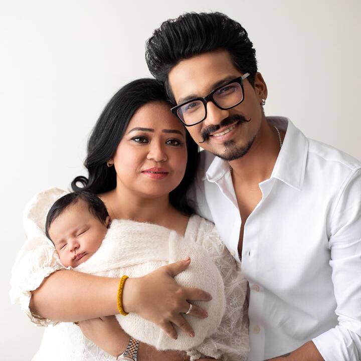 बता दें कि शादी के करीब 4 साल बाद भारती ने एक बेटे को जन्म दिया है. भारती-हर्ष अक्सर अपने बेटे के साथ स्पॉट किए जाते हैं.