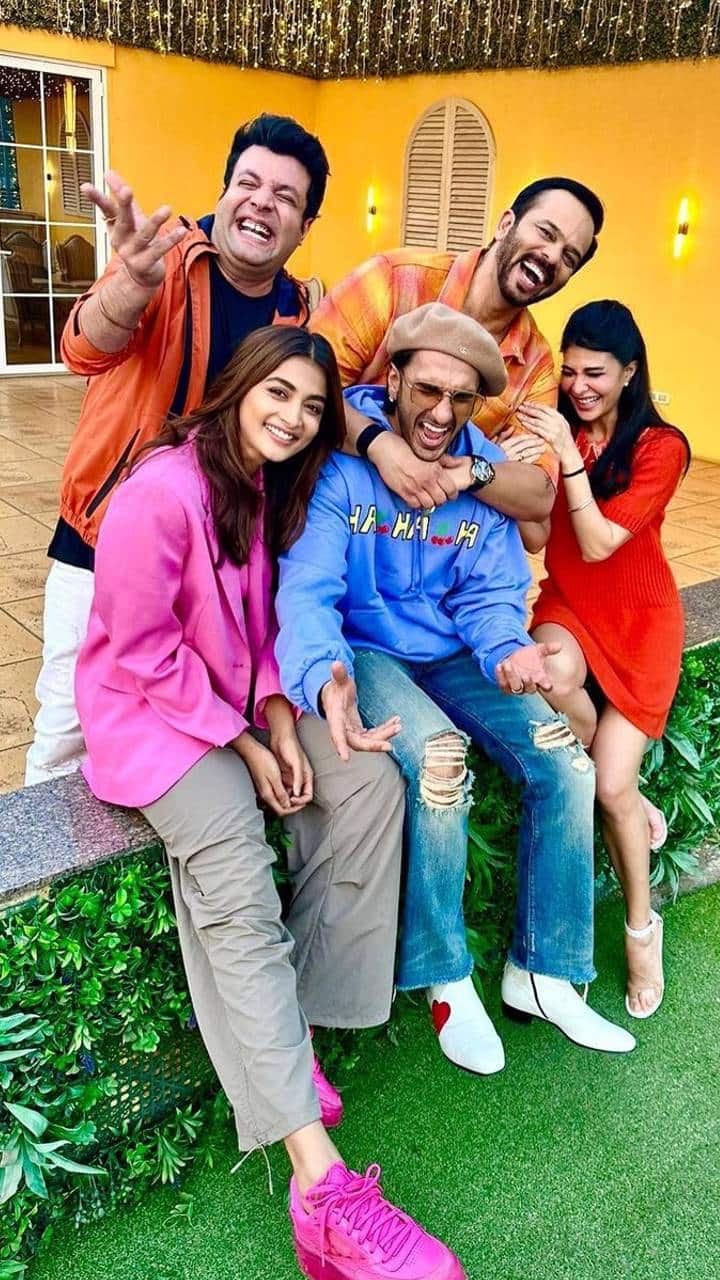 இதில் ரன்வீர் சிங் ஹீரோவாக நடிக்க, ஹீரோயினாக பூஜா ஹெக்டே நடித்துள்ளார்