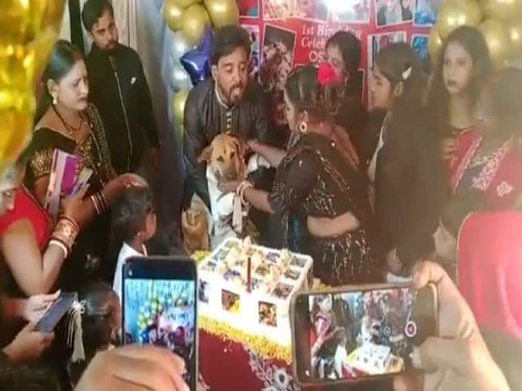 Jharkhand Family Throws Birthday Party For Pet Dog, Invites 350 Guests Viral News: জন্মদিনে ৩৫০ নিমন্ত্রিত, পরনে সাড়ে ৪ হাজারি স্যুট, ভাইরাল ঝাড়খণ্ডের সারমেয়