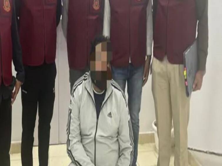 Delhi Man Killed Live In Partner Tries To Chop Up Body Like Shraddha Murder Delhi Crime: லிவ்-இன் ரிலேஷன்ஷிப்பில் இருந்த காதலி கொலை..! உடலை துண்டு துண்டாக்க காதலன் திட்டம்...! டெல்லியில் மீண்டும் அதிர்ச்சி..