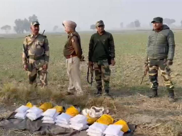 Punjab Pakistan again heroin worth more than 50 crores sent by drone bsf recovered Punjab Drone jammu kashmir ann Punjab: नहीं बाज आ रहा पाक! फिर ड्रोन से भेजी 50 करोड़ से ज्यादा की हेरोइन, BSF ने की जब्त