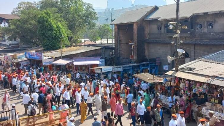 maharashtra news nashik news protest in Trimbakeshwar city for Shraddha Walkar murder Nashik Hindu Morcha : 'आता एकही श्रद्धाचा बळी जायला नको', त्र्यंबकेश्वरवासीय उतरले रस्त्यावर!