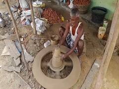 கார்த்திகை தீபம்: முத்துப்பேட்டையில் அகல்விளக்குகள் தயாரிப்பு விறுவிறுப்பு