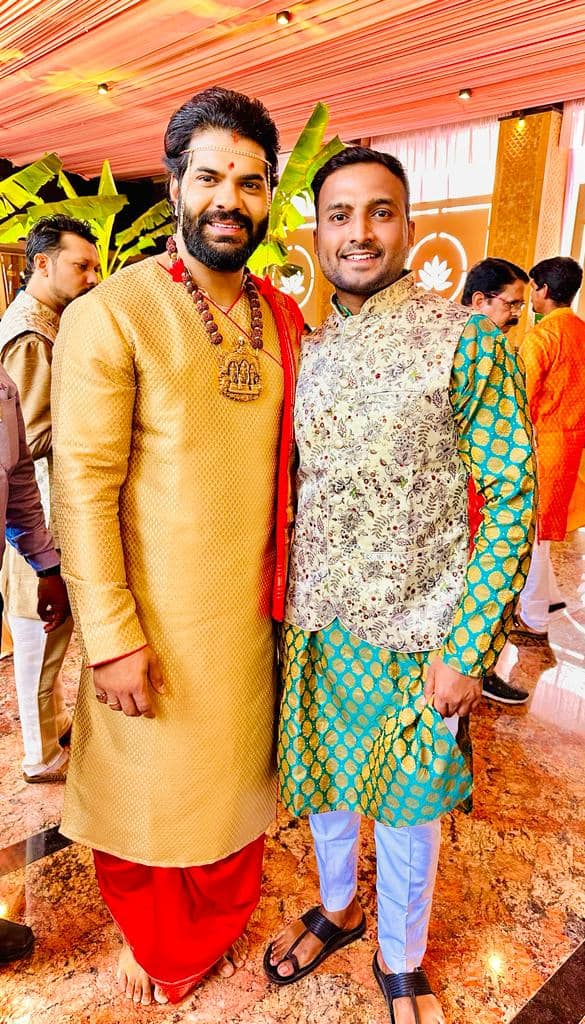 नवरदेव असणाऱ्या राणादानेदेखील कोल्हापूरी पेहराव केला होता