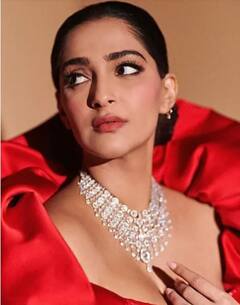 Red Sea Film Festival : ਡਿਲੀਵਰੀ ਦੇ ਤਿੰਨ ਮਹੀਨੇ ਬਾਅਦ ਹੀ ਰੈੱਡ ਕਾਰਪੇਟ 'ਤੇ ਉਤਰੀ ਸੋਨਮ ਕਪੂਰ, ਲੁੱਕ ਦੇਖ ਲੋਕ ਹੋਏ ਹੈਰਾਨ