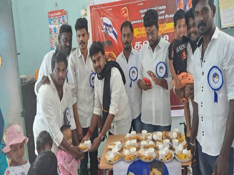Madurai Vijay fans decided to give free bread, milk and eggs to children for a year TNN குழந்தைகளுக்கு விலையில்லா ரொட்டி, பால், முட்டை ஒரு வருடம் வழங்க முடிவு ; விஜய் ரசிகர்களின் அசத்தில் திட்டம் !