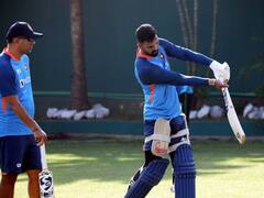 IND vs BAN 1st ODI: टीम इंडिया ने ढाका वनडे से पहले जमकर बहाया पसीना, जानें किसका पलड़ा है भारी