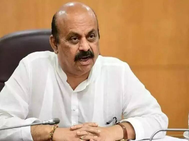 Announcement of Karnataka Chief Minister basavaraj bommai sanctioning Rs 10 crore for Karnataka Bhawan in Solapur   सोलापुरातील कर्नाटक भवनसाठी दहा कोटी रूपये मंजूर; आठ महिन्यापूर्वीपासूनच सुरू होते प्लॅनिंग