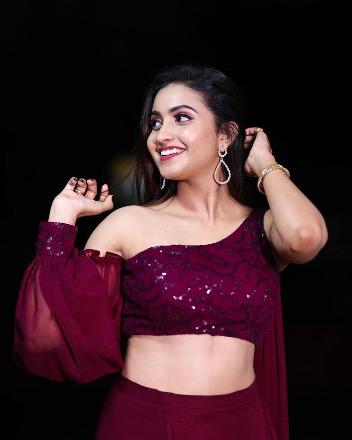 టిక్ టాక్ వీడియోలతో ఫేమస్ అయింది.Photo Credit@Deepika Pilli/instagram