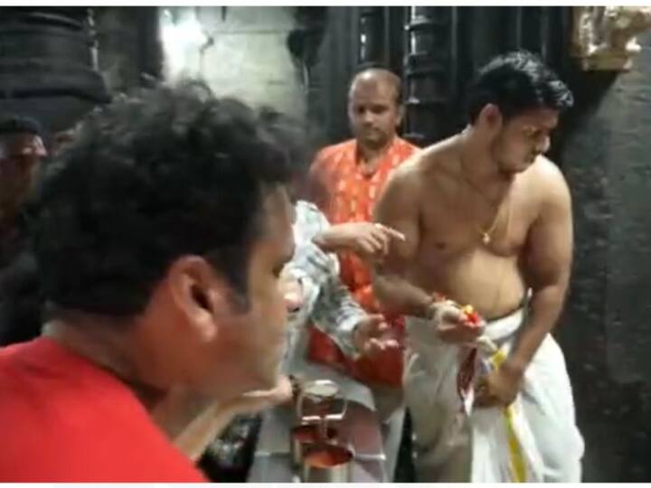 यावेळी त्यांच्यासोबत अभिनेते सयाजी शिंदेही उपस्थित होते.