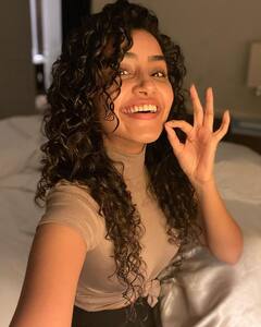 Anupama Parameswaran Pics: క్యూట్ స్మైల్ తో ఆహా అనిపిస్తున్న 'కార్తికేయ 2' బ్యూటీ అనుపమ