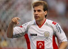 கால்பந்தில் அதிக கோல் அடித்தவர்களின் பட்டியல்..!