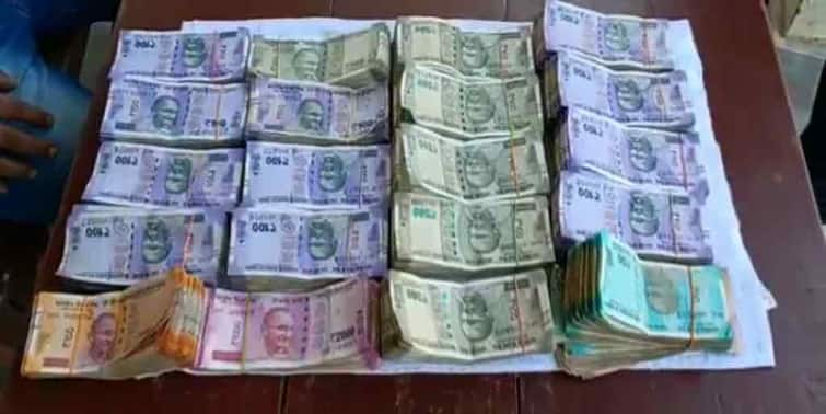 Police Arrests 2 At Baruipur  As Huge Amount Of Cash Have Allegedly Been Recovered From A Car Driven By Them South 24 Parganas:নাকা তল্লাশির সময় গাড়ি থেকে উদ্ধার বিপুল অর্থ, ধৃত গাড়িচালক-সহ ২