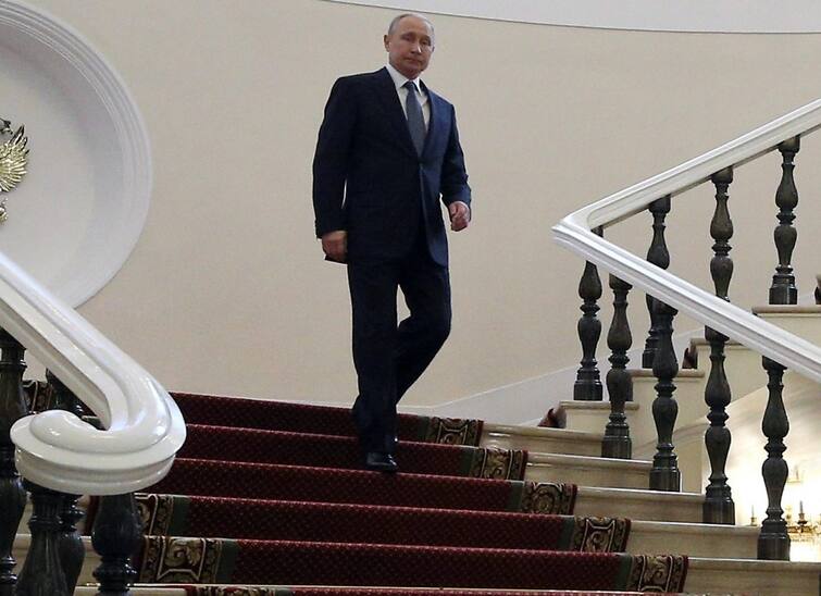 Russian President Vladimir Putin Slipped on Stairs at home, Media Reports Putin : શું પુતિન કેન્સરથી પીડિત છે અને સીડી પરથી પડી જતા ગંભીર રીતે ઘાયલ?