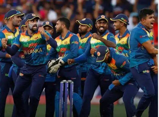 ਏਸ਼ੀਆ ਕੱਪ 2022 'ਚ ਸ਼੍ਰੀਲੰਕਾ ਨੇ ਇਹ ਖਿਤਾਬ ਜਿੱਤ ਕੇ ਸਭ ਨੂੰ ਹੈਰਾਨ ਕਰ ਦਿੱਤਾ ਸੀ। ਇਸ ਟੂਰਨਾਮੈਂਟ ਦੀ ਸ਼ੁਰੂਆਤ 'ਚ ਕਿਸੇ ਨੂੰ ਉਮੀਦ ਨਹੀਂ ਸੀ ਕਿ ਸ਼੍ਰੀਲੰਕਾ ਏਸ਼ੀਆ ਕੱਪ ਦਾ ਚੈਂਪੀਅਨ ਬਣੇਗਾ। ਪਰ ਆਪਣੇ ਸ਼ਾਨਦਾਰ ਪ੍ਰਦਰਸ਼ਨ ਦੇ ਦਮ 'ਤੇ ਸ਼੍ਰੀਲੰਕਾ ਨੇ ਫਾਈਨਲ 'ਚ ਪਾਕਿਸਤਾਨ ਨੂੰ ਹਰਾ ਕੇ ਇਹ ਖਿਤਾਬ ਜਿੱਤਿਆ।