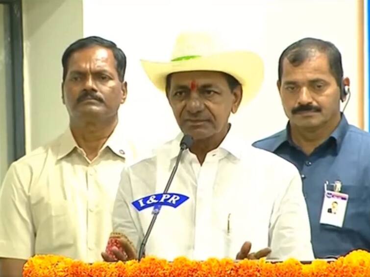 Telangana CM KCR inaugurating Mahabubnagar District Integrated Offices' Complex CM KCR: మహహబూబ్‌నగర్‌ కలెక్టరేట్‌‌ను ప్రారంభించిన సీఎం కేసీఆర్, ఎవ్వరూ 1000 ఏళ్లు బతకరని కామెంట్