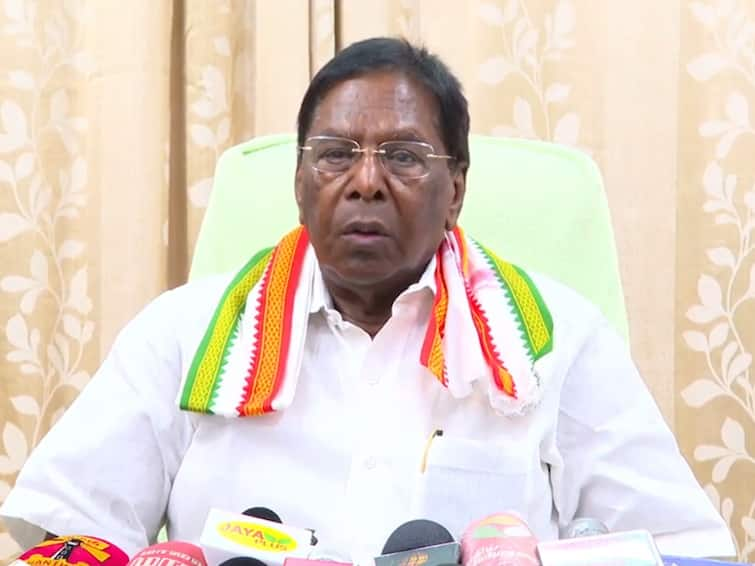 Puducherry he is ready to stand alone if there is no alliance under the leadership of the Congress party Narayanasamy challenges DMK vs CONG: 