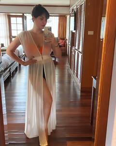 Sherin Shringar: புலியுடன் தாய்லாந்தில் டூர்... ஷெரின் கலக்கல் ஃபோட்டோஸ்!