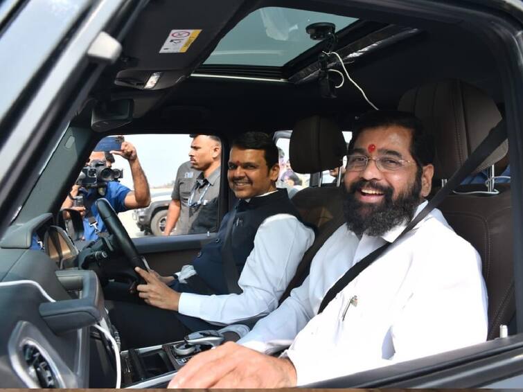 Maharashtra Samruddhi Mahamarg nagpur to shirdi 529 km eknath shinde devendra fadanvis नागपुरातून दुपारी साडेबाराला निघाले अन् सायंकाळी सव्वा पाचला शिर्डीत पोहोचले; जेवण केलं, सत्कार स्विकारत पावणेपाच तासात 529 किमी अंतर पार