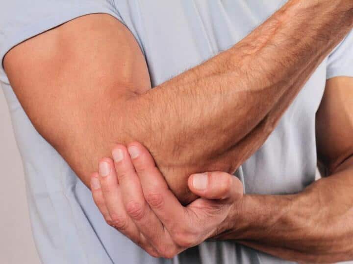 Due To These Wrong Habits Of Daily, We Invite Joint Pain, Stop Doing It From Today Itself.