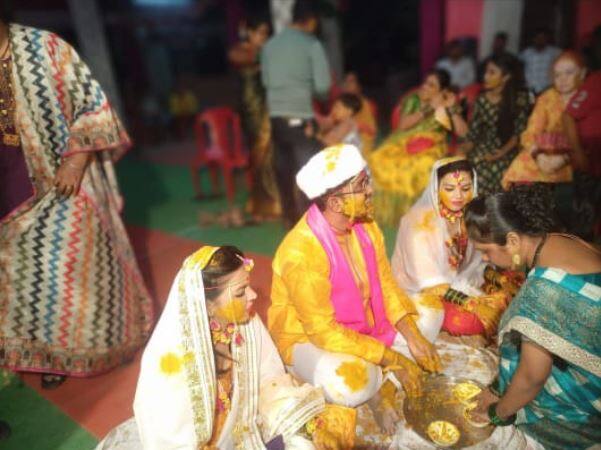 मूळचा महाळुंग परिसरातील अतुल आवताडे याने मुंबईच्या कांदिवली येथील रिंकी आणि पिंकी पाडगावकर या जुळ्या बहिणींसोबत लग्न केलं.