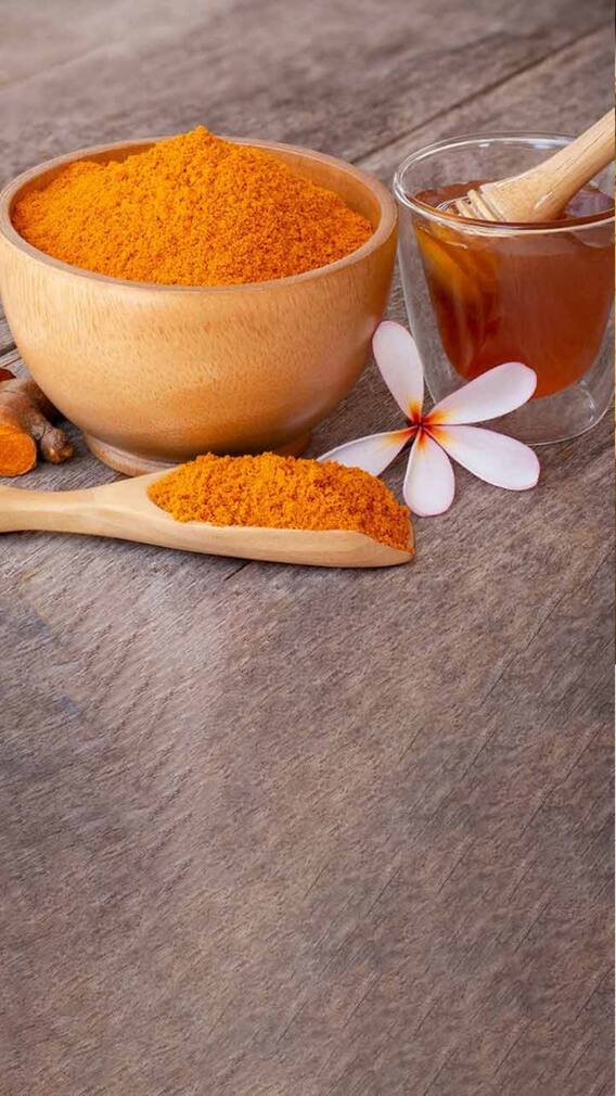 শীতকালে হলুদ খেলে কী হবে?