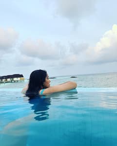 Rashmi Gautham: స్విమ్మింగ్ పూల్‌లో రష్మి అందాల జాతర