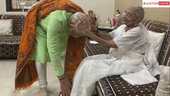 PM મોદી પહોંચ્યા ગાંધીનગર, માતા હિરાબાના લીધા આશિર્વાદ