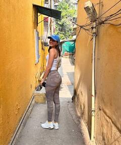 Pics : મુંબઈની સડકો પર અચાનક ફરવા નિકળી અનન્યા, જુઓ દિલ કેવી રીતે કર્યુ એંજોય