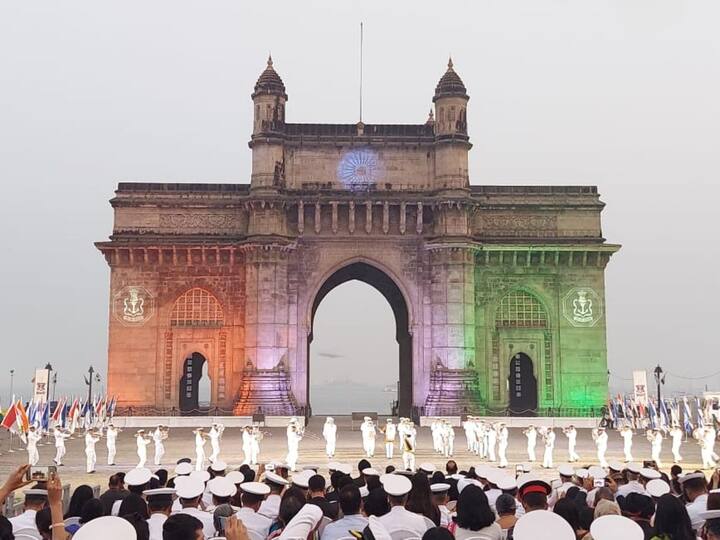 मुंबईतील बिटिंग रिट्रीट कार्यक्रमासाठी राज्यपाल भगत सिंह कोशियारी उपस्थित होते.