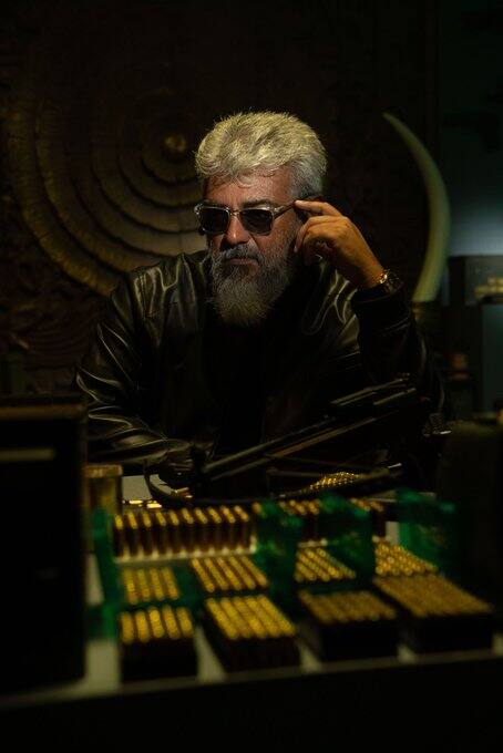 துணிவு படத்தின் புதிய புகைப்படங்கள் வெளியாகி ரசிகர்களை சந்தோஷ கடலில் மூழ்கடித்துள்ளது