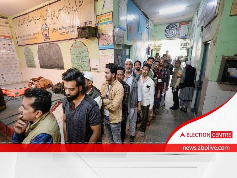MCD Election 2022 LIVE: Delhi CM Arvind Kejriwal Casts Vote With His Family, Over 7% Turnout Till 10 AM MCD Election 2022 HIGHLIGHTS -  50% Voters Turn Out For Voting As Civic Body Polls End