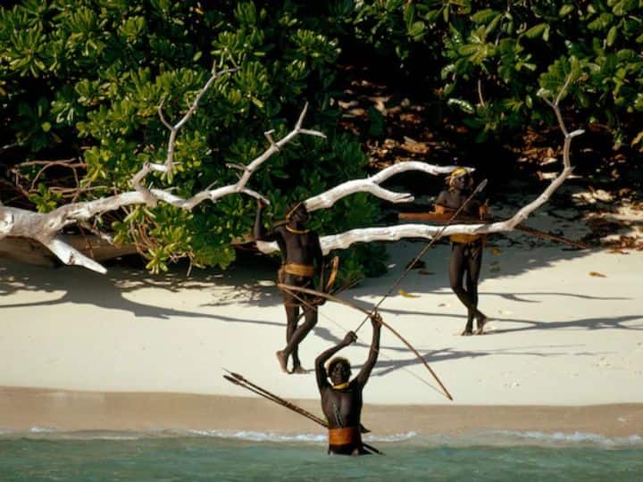 Sentinelese people do not keep any contact with the outside world most Mysterious Sentinel island Sentinel Tribe: ये हैं दुनिया के सबसे रहस्यमयी लोग, बाहरी दुनिया से नहीं रखते कोई संपर्क