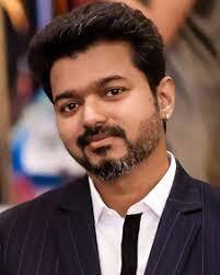 இதனையடுத்து முருகதாஸூடன் இணைந்த ‘துப்பாக்கி’ படம் பிளாக் பஸ்டர் ஹிட்டடிக்க, அதனை தொடர்ந்து வந்த ‘தலைவா’ அரசியல் சூழ்ச்சியால் தோல்வியடைய நொந்து போனார் விஜய்