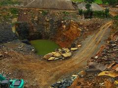 बस्तर के मुरूम खादान में गिरकर हो रही ग्रामीणों की मौत, एक साल में 14 लोगों ने गंवाई जान