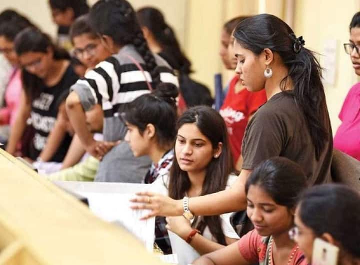 Enrollment In Higher Education Crosses 4 Crore-Mark For First Time: AISHE 2020-2021 Report Enrollment In Higher Education Crosses 4 Crore-Mark For First Time: AISHE 2020-2021 Report