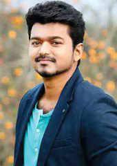 அடுத்தாக, வெளியான பீஸ்ட் அட்டர் ப்ளாப் ஆக, அடுத்ததாக இயக்குநர் வம்சியுடன் இணைந்தார். படத்தின் போஸ்டர்களும், ரஞ்சிதமே பாடலும் எகிடு தகிடு ஹிட்டடித்து இருக்க, மீண்டும் பாக்ஸ் ஆஃபிஸ் கிங்காக மாறுவாரா என்று எதிர்பார்த்துக்கொண்டிருக்கிறது கோலிவுட்.