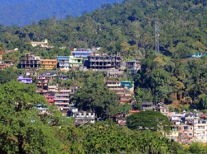 इस टूर पर अकेले जाने पर आपको प्रति व्यक्ति 41,350 रुपये, दो लोगों को 28,250 रुपये देना पड़ेगा. वहीं तीन लोगों को 26,750 रुपये का शुल्क देना होगा.