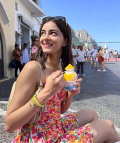 Pics : મુંબઈની સડકો પર અચાનક ફરવા નિકળી અનન્યા, જુઓ દિલ કેવી રીતે કર્યુ એંજોય