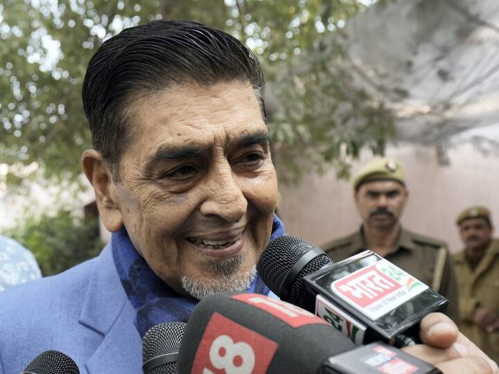 Congress leader Jagdish Tytler after casting his vote at a polling station in Old Rajinder Nagar area. (Source: PTI)