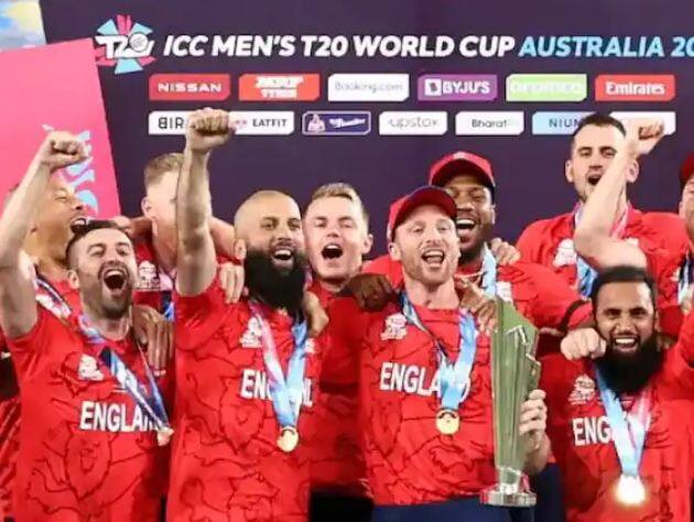 Cricket Top-5 Moments in 2022: ਸਾਲ 2022 ਆਪਣੇ ਆਖਰੀ ਮਹੀਨੇ ਵਿੱਚ ਹੈ। ਇਹ ਸਾਲ ਕ੍ਰਿਕਟ ਜਗਤ ਲਈ ਬਹੁਤ ਖਾਸ ਰਿਹਾ ਹੈ। ਇਸ ਸਾਲ IPL 2022 'ਚ ਪਹਿਲੀ ਵਾਰ ਗੁਜਰਾਤ ਚੈਂਪੀਅਨ ਬਣਿਆ, ਜਦਕਿ ICC T20 ਵਿਸ਼ਵ ਕੱਪ 'ਚ ਇੰਗਲੈਂਡ ਨੇ ਇਤਿਹਾਸ ਰਚਿਆ ਅਤੇ ਦੂਜੀ ਵਾਰ ਖਿਤਾਬ ਜਿੱਤਿਆ। ਅੱਜ ਅਸੀਂ ਤੁਹਾਨੂੰ ਕ੍ਰਿਕਟ ਜਗਤ ਦੇ ਟਾਪ-5 ਪਲਾਂ ਬਾਰੇ ਦੱਸਾਂਗੇ।