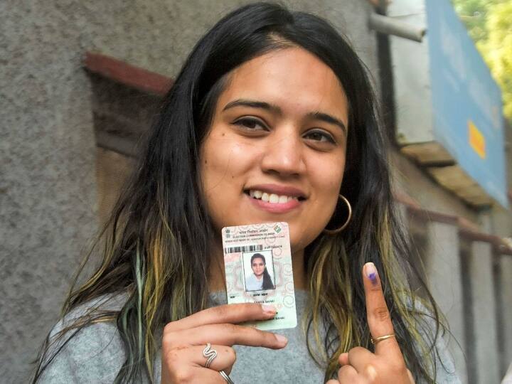 इस चुनाव में बीजेपी और आम आदमी पार्टी के बीच जमकर शब्दों के तीर चले. दिल्ली की सत्ता में काबिज AAP और MCD में काबिज बीजेपी के बीच इस चुनाव में स्वच्छता सबसे बड़ा मुद्दा रहा. आम आदमी पार्टी की ओर से गाजीपुर का कूड़े का पहाड़ और खस्ताहाल सड़कों पर बीजेपी को घेरने की कोशिश की गई.