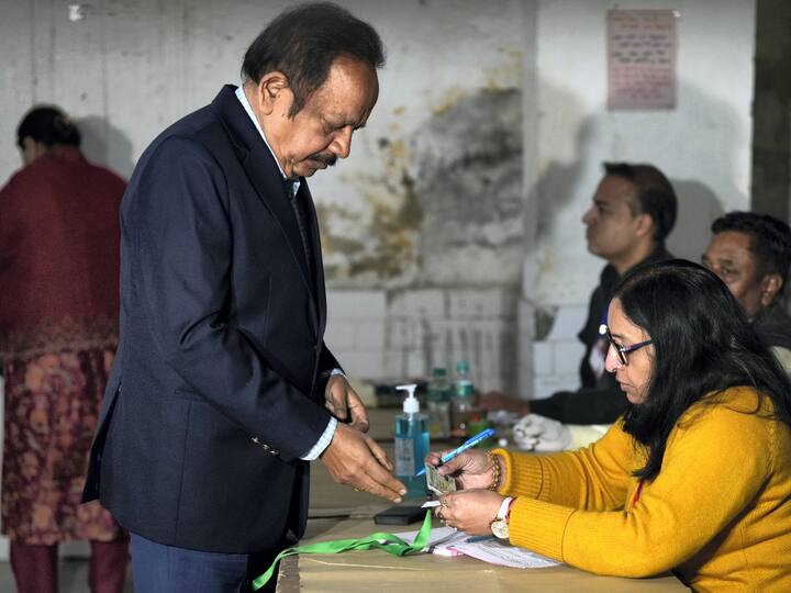 BJP MP Harsh Vardhan ahead of casting his vote for the Municipal Corporation of Delhi (MCD) elections. (Source: PTI)