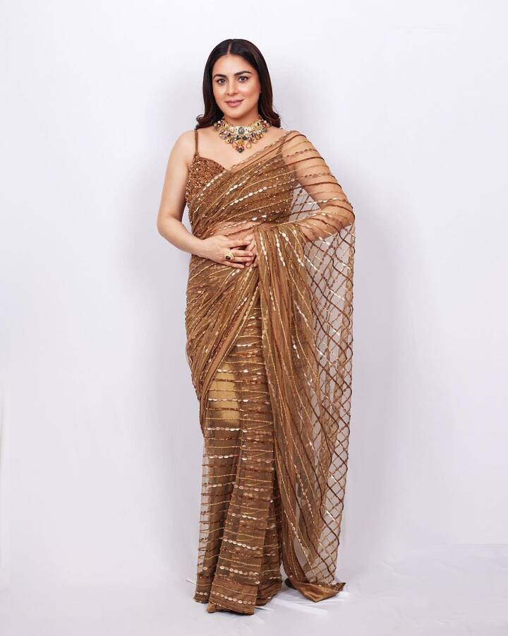 तिच्या अभिनयाचे आणि सौंदर्याचे लाखो लोक वेडे आहेत. (फोटो सौजन्य :/sarya12/इंस्टाग्राम)