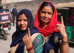 दिल्ली महापालिकेसाठी 50% मतदान, अनेक ठिकाणी EVM मध्ये बिघाड