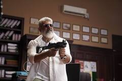 Thunivu Latest Stills: என்ன ஆரம்பிக்கலாமா.. மிரட்டும் லுக்கில் அஜித்.. வைரலாகும் துணிவு புகைப்படங்கள்!